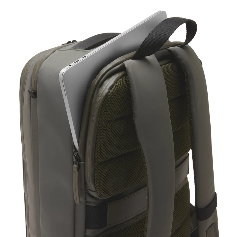 Gion Backpack Travel / Dark Olive / Recycled Nylon
