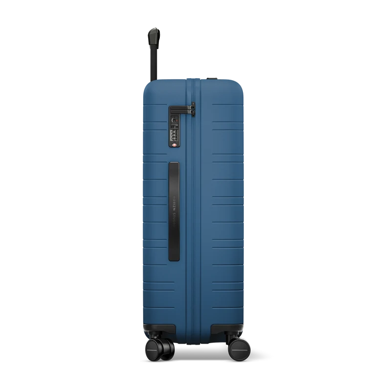 H6 / Coastal Blue / Premium Hard Shell / Check-In Size M / Essential