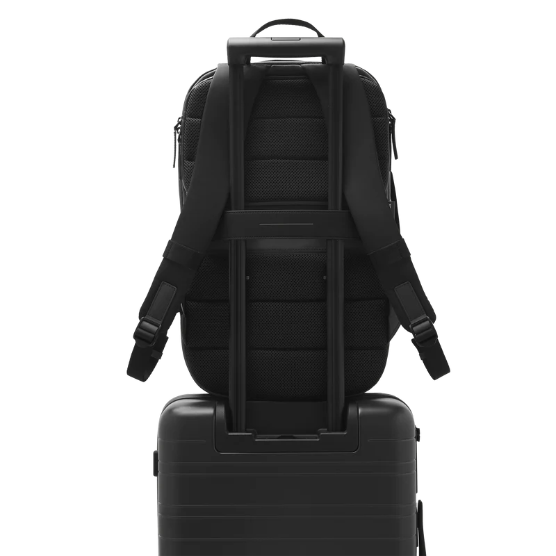Gion Backpack Travel / All Black / Recycled Nylon