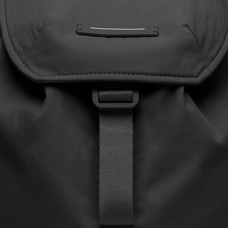 Chiado Backpack / All Black / Recycled Nylon