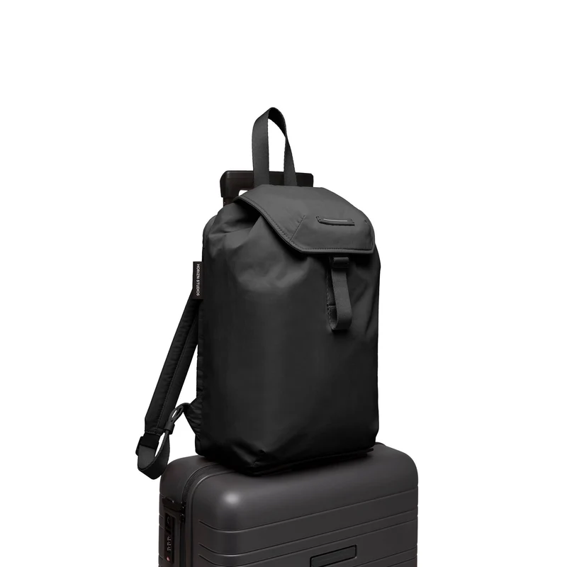 Chiado Backpack / All Black / Recycled Nylon