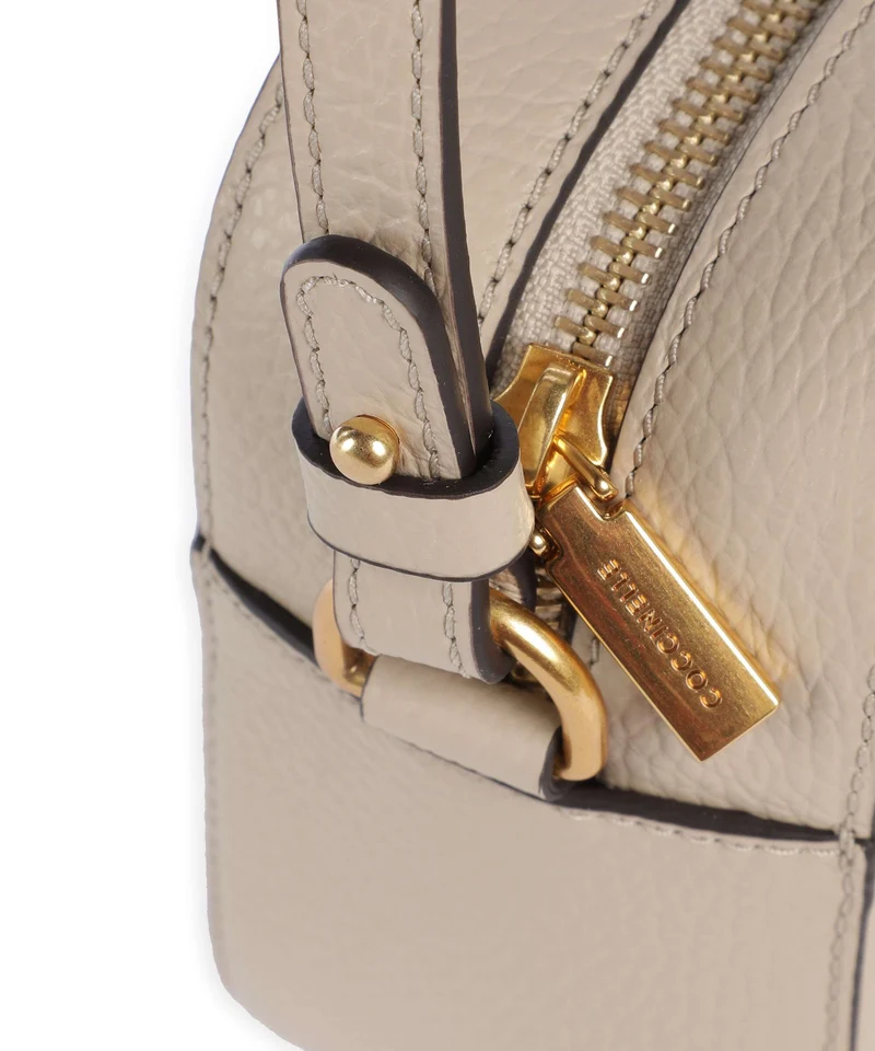 Coccinelle Beat Soft Umhängetasche sandshell