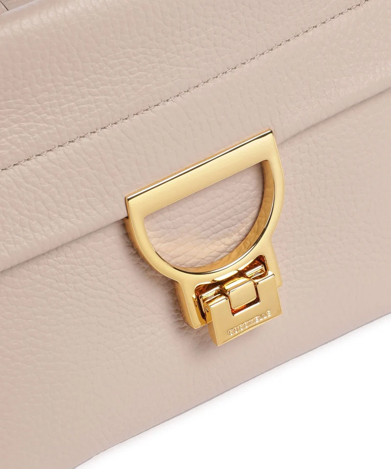 Coccinelle Arlettis Handtasche rosette