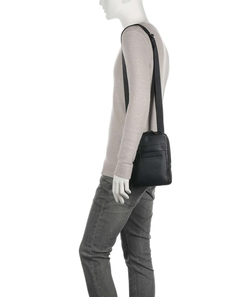 Piquadro Finn Umhängetasche black