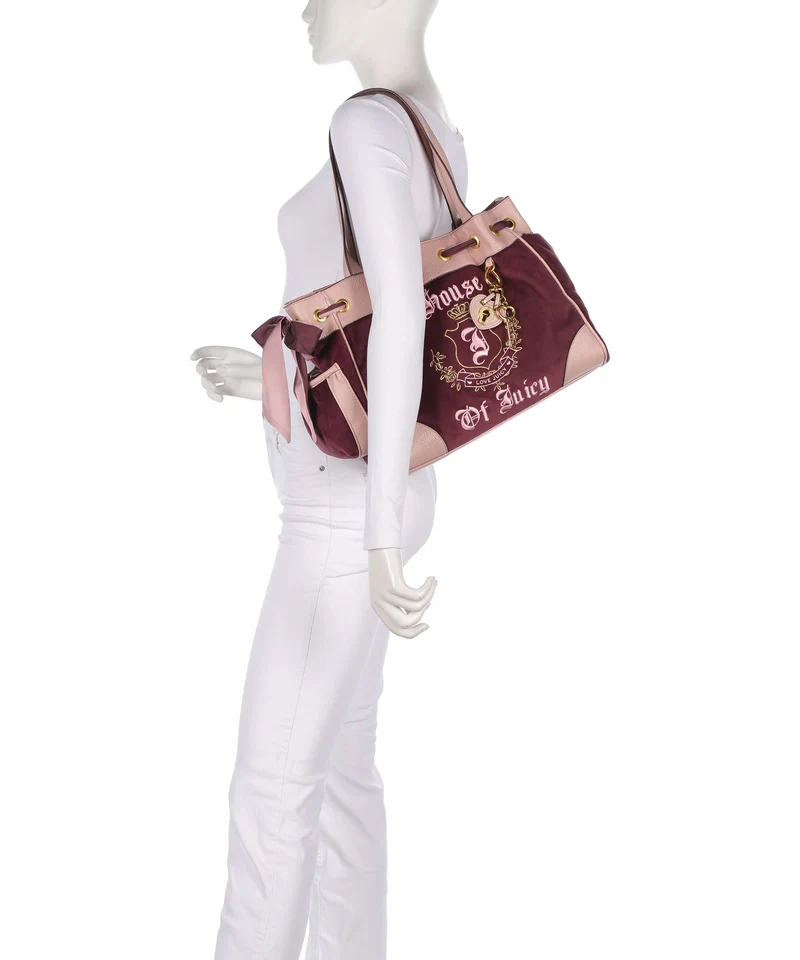 Juicy Couture Heritage L Shopper wine tasting
