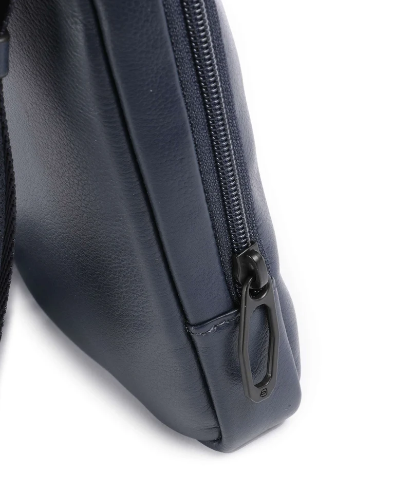 Piquadro W137 Umhängetasche blu