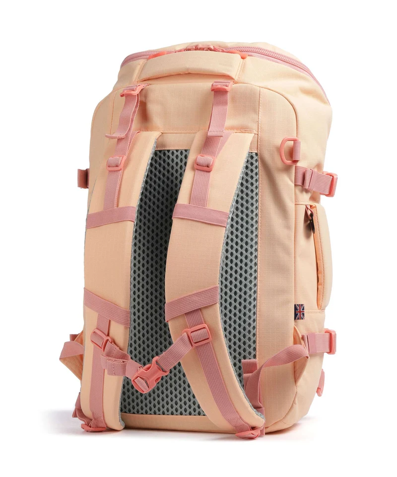 Cabin Zero ADV 32 Reiserucksack sunny day